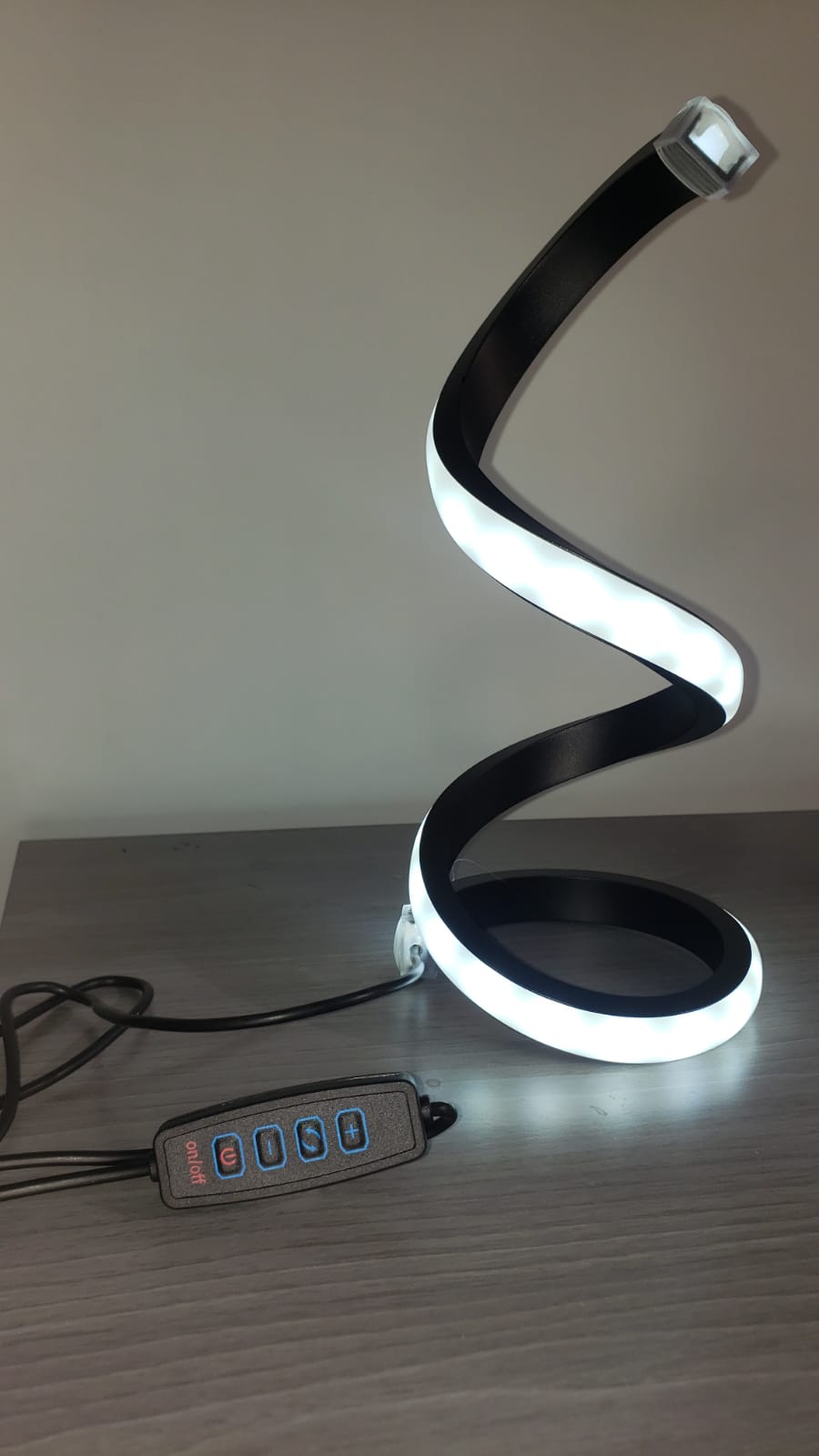 Lámpara LED Espiral decorativa - Luz Cálida y Blanca - Incluye Dimmer