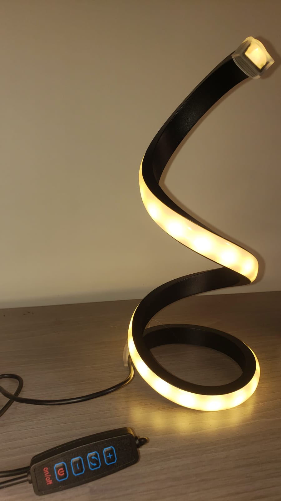 Lámpara LED Espiral decorativa - Luz Cálida y Blanca - Incluye Dimmer