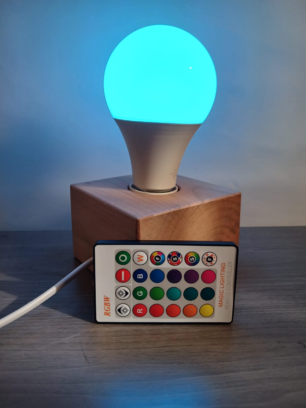 Ampolleta Led RGB 15W + Control remoto